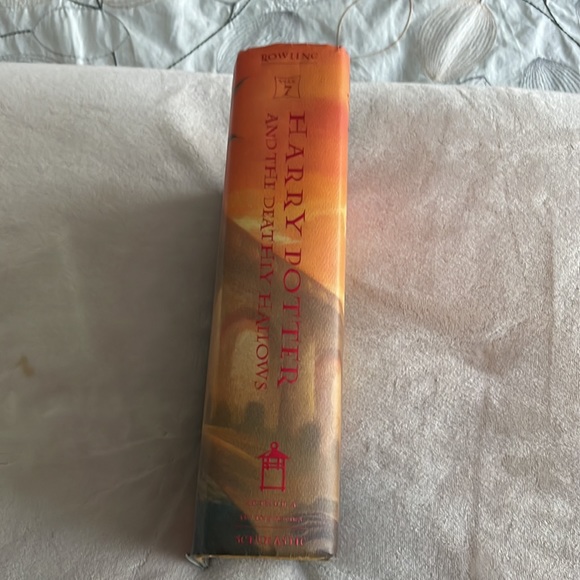 Harry Potter and the Deathly Hallows hard cover first edition American book - Picture 3 of 12